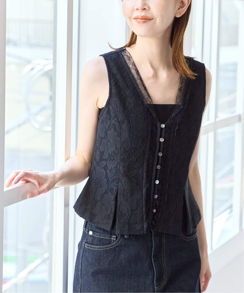 U by SPICK&SPAN(ユーバイスピックアンドスパン)の「メッシュレースタンクブラウス(シャツ/ブラウス・レディース・ホワイト/ブラック・FREE)」の1枚目の写真