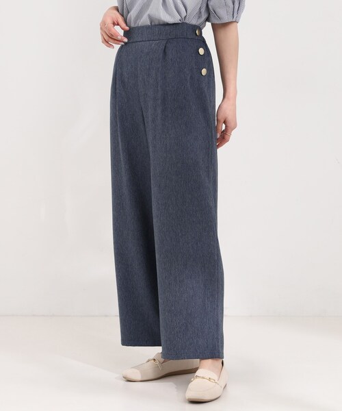 SHOO・LA・RUE（シューラルー）の「サイドボタンデニム風ワイドパンツ（その他パンツ・レディース・ブルー/ブラック/ベージュ/ネイビー・01/02/03/04）」の17枚目の写真