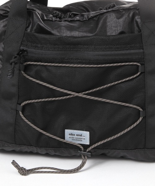 niko and...（ニコアンド）の「《A4サイズ収納可能》パッカブル2WAYボストンバッグ（ボストンバッグ・レディース・ブルー/アイボリー/ブラック・0）」の12枚目の写真