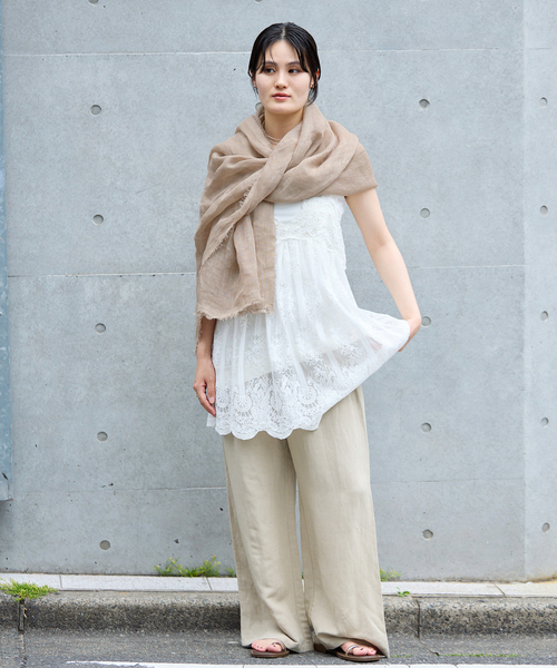 IENA（イエナ）の「NIMNIMDUAI/ニムニムデュアイ PLAIN GAUZE STOLE ストール（ストール/ショール・レディース・ブラウン/キャメル/ピンク/ベージュ/ブルー系その他/オレンジ・FREE）」の16枚目の写真