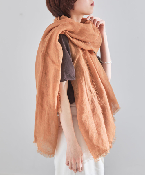 IENA(イエナ)の「NIMNIMDUAI/ニムニムデュアイ PLAIN GAUZE STOLE ストール(ストール/ショール・レディース・ブラウン/キャメル/ピンク/ベージュ/ブルー系その他/オレンジ・FREE)」の22枚目の写真