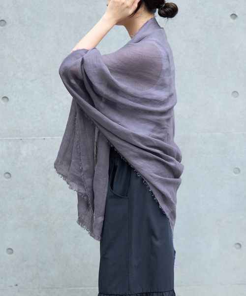 IENA（イエナ）の「NIMNIMDUAI/ニムニムデュアイ PLAIN GAUZE STOLE ストール（ストール/ショール・レディース・ブラウン/キャメル/ピンク/ベージュ/ブルー系その他/オレンジ・FREE）」の7枚目の写真