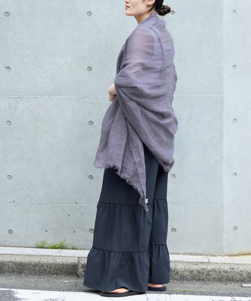 IENA（イエナ）の「NIMNIMDUAI/ニムニムデュアイ PLAIN GAUZE STOLE ストール（ストール/ショール・レディース・ブラウン/キャメル/ピンク/ベージュ/ブルー系その他/オレンジ・FREE）」の9枚目の写真