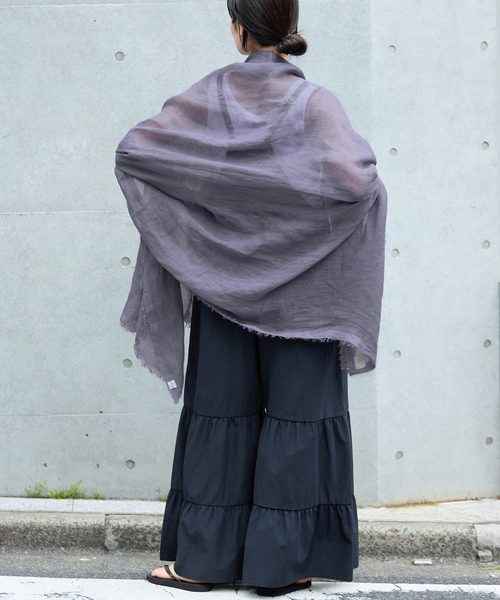 IENA（イエナ）の「NIMNIMDUAI/ニムニムデュアイ PLAIN GAUZE STOLE ストール（ストール/ショール・レディース・ブラウン/キャメル/ピンク/ベージュ/ブルー系その他/オレンジ・FREE）」の11枚目の写真