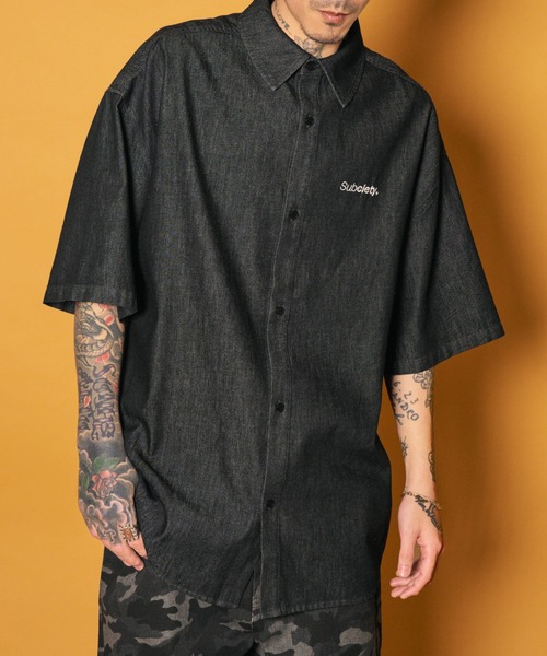 Subciety(サブサエティ)の「Loose fit denim shirt(シャツ/ブラウス・メンズ・ブラック/ワンウォッシュ/インディゴブルー/ブラック系その他・MEDIUM/LARGE/SMALL/X-LARGE)」の14枚目の写真