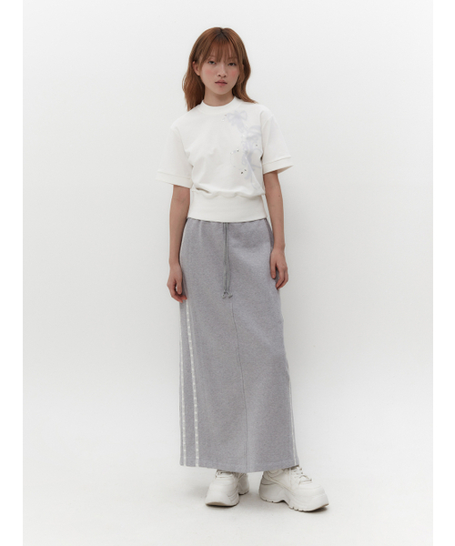 TUOMIO（トゥオミオ）の「RIBBON GRAPHIC MOCK NECK TOP [WHITE]（Tシャツ/カットソー・レディース・その他・1/2）」の5枚目の写真