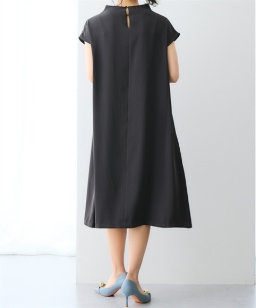 7days Life Styling（セブンデイズライフスタイリング）の「美極とろみ素材　ハイネックワンピース（ワンピース・レディース・チャコール/ライトグレー・LL/L/M/S）」の6枚目の写真