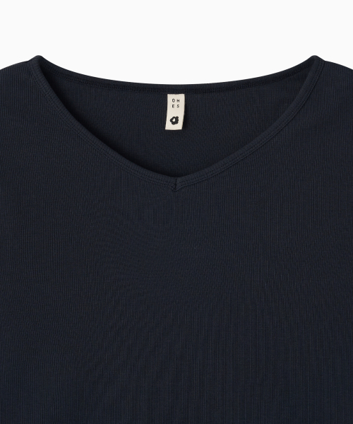 OHESHIO(オヘシオ)の「BASIC RIBBED V-NECK LONG SLEEVE, NAVY(Tシャツ/カットソー・レディース・その他・FREE)」の7枚目の写真