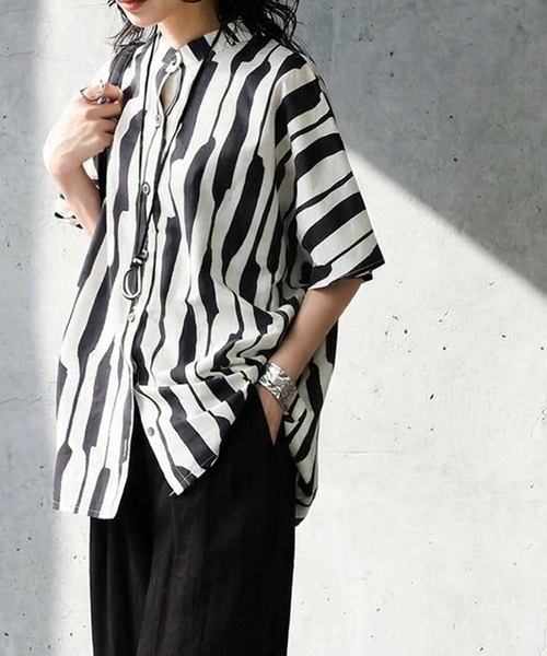 antiqua(アンティカ)の「綿100% ストライプ柄 シャツ(シャツ/ブラウス・レディース・ブラック/ベージュ・ONESIZE)」の4枚目の写真