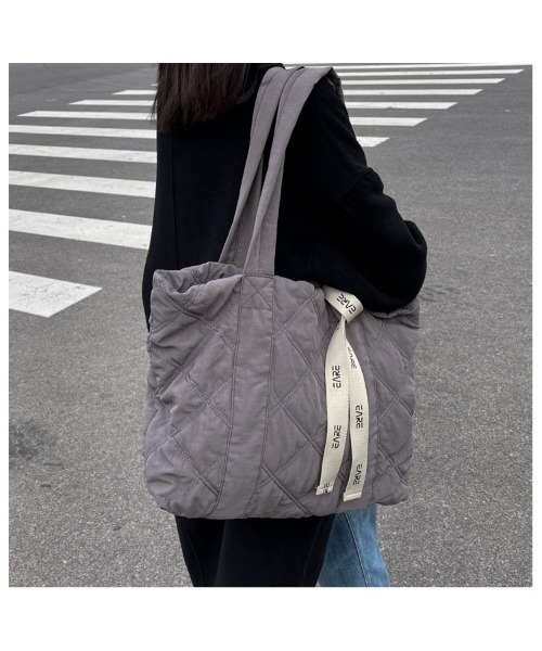tokohana（トコハナ）の「キルティング トートバッグ レディース（トートバッグ・レディース・ブラック/ベージュ/グレー/カーキ・FREE）」の20枚目の写真