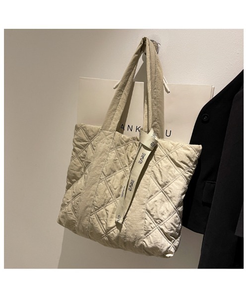 tokohana（トコハナ）の「キルティング トートバッグ レディース（トートバッグ・レディース・ブラック/ベージュ/グレー/カーキ・FREE）」の5枚目の写真