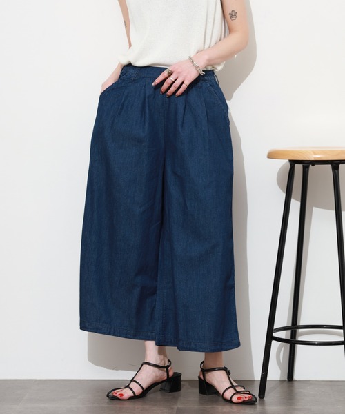 atONE（アットワン）の「エアリーデニム前タックワイドパンツ（デニムパンツ・レディース・ネイビー/ワンウォッシュ・M/L/LL/3L/4L）」の2枚目の写真