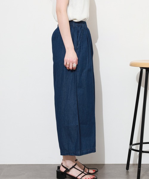 atONE（アットワン）の「エアリーデニム前タックワイドパンツ（デニムパンツ・レディース・ネイビー/ワンウォッシュ・M/L/LL/3L/4L）」の19枚目の写真