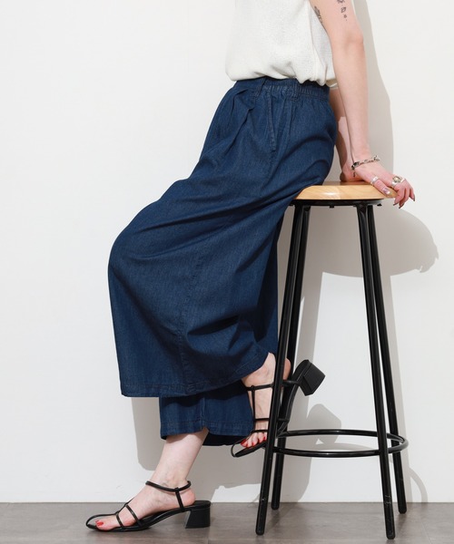 atONE（アットワン）の「エアリーデニム前タックワイドパンツ（デニムパンツ・レディース・ネイビー/ワンウォッシュ・M/L/LL/3L/4L）」の14枚目の写真