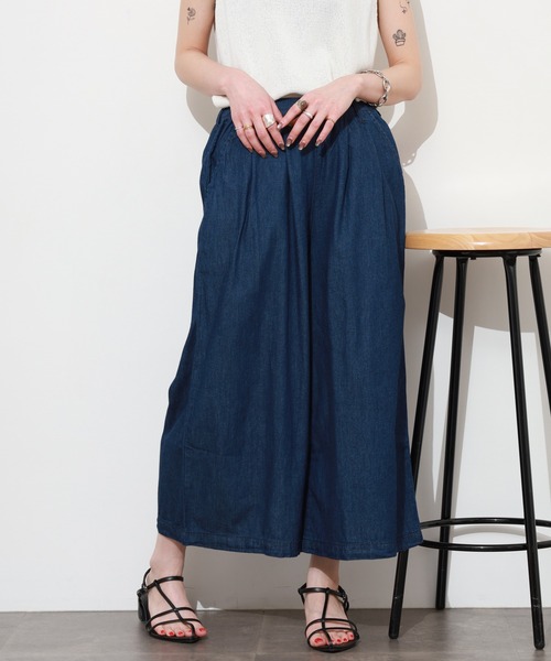 atONE（アットワン）の「エアリーデニム前タックワイドパンツ（デニムパンツ・レディース・ネイビー/ワンウォッシュ・M/L/LL/3L/4L）」の15枚目の写真