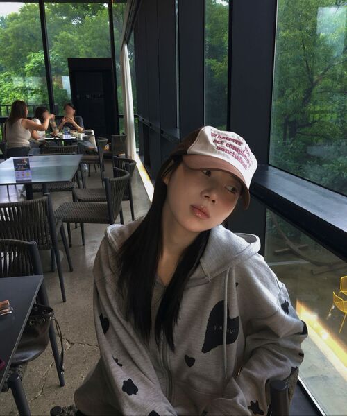 YOUHEE（ユヒ）の「[3COLORS] GRAPHIC WAFFLE HOOD ZIP-UP（パーカー・レディース・ライトグレー/チャコール/パープル・FREE）」の17枚目の写真