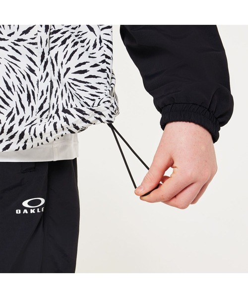 OAKLEY(オークリー)の「オークリーYTR WIND BLOCK JKT 9.0/ジャケット/キッズ・ユースコレクション/OAKLEY(ナイロンジャケット・キッズ・ブラック・S/M/L)」の7枚目の写真