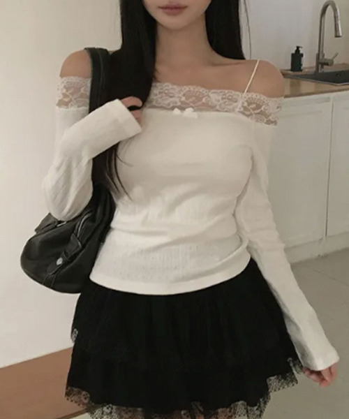 VIVID LADY（ビビッドレディー）の「レースネック オフショルダータイトトップス（Tシャツ/カットソー・レディース・ピンク/アイボリー・FREE）」の2枚目の写真
