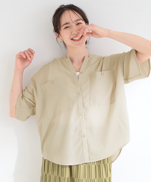 SHOO・LA・RUE（シューラルー）の「【洗濯機可/S-LL】大人の抜け感 ゆるっと5分袖シャツ（シャツ/ブラウス・レディース・ネイビー/ライトオレンジ系/ナチュラル/チャコールグレー/イエロー系その他/ブラウン系その他・04/03/02/01）」の10枚目の写真