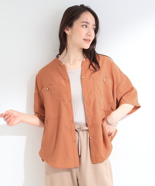 SHOO・LA・RUE（シューラルー）の「【洗濯機可/S-LL】大人の抜け感 ゆるっと5分袖シャツ（シャツ/ブラウス・レディース・ネイビー/ライトオレンジ系/ナチュラル/チャコールグレー/イエロー系その他/ブラウン系その他・04/03/02/01）」の14枚目の写真