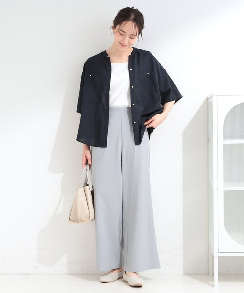 SHOO・LA・RUE（シューラルー）の「【洗濯機可/S-LL】大人の抜け感 ゆるっと5分袖シャツ（シャツ/ブラウス・レディース・ネイビー/ライトオレンジ系/ナチュラル/チャコールグレー/イエロー系その他/ブラウン系その他・04/03/02/01）」の20枚目の写真
