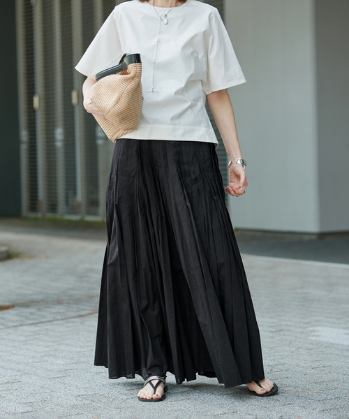 VERMEIL par iena(ヴェルメイユパーイエナ)の「タックボリュームパンツ(その他パンツ・レディース・ブラック/ブラウン・FREE)」の6枚目の写真