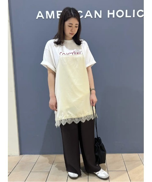 AMERICAN HOLIC(アメリカンホリック)の「イレギュラーヘムサテンレースキャミソール(ベスト・レディース・アイボリー/ブラック/チャコールグレー・FREE)」の4枚目の写真