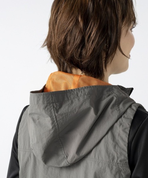 OUTDOOR PRODUCTS(アウトドアプロダクツ)の「OUTDOOR UV フード付きライトベスト(ベスト・レディース・カーキ/ブラック・LARGE/LL/3L/MEDIUM)」の10枚目の写真