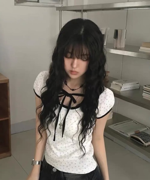 FUNdaysion(ファンデイション)の「小花柄リボンデザイントップス(Tシャツ/カットソー・レディース・ホワイト・M)」の5枚目の写真