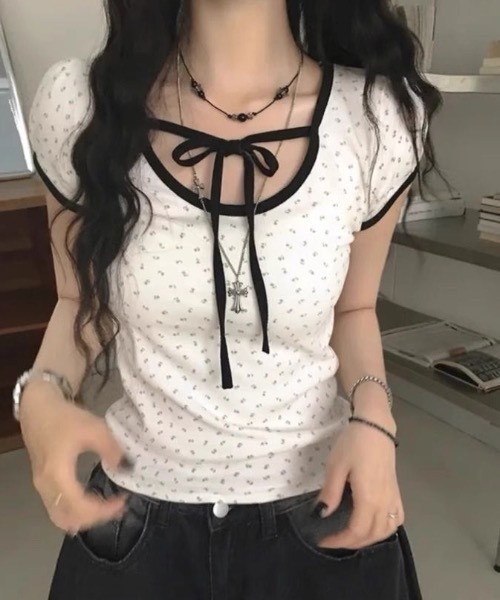FUNdaysion(ファンデイション)の「小花柄リボンデザイントップス(Tシャツ/カットソー・レディース・ホワイト・M)」の6枚目の写真