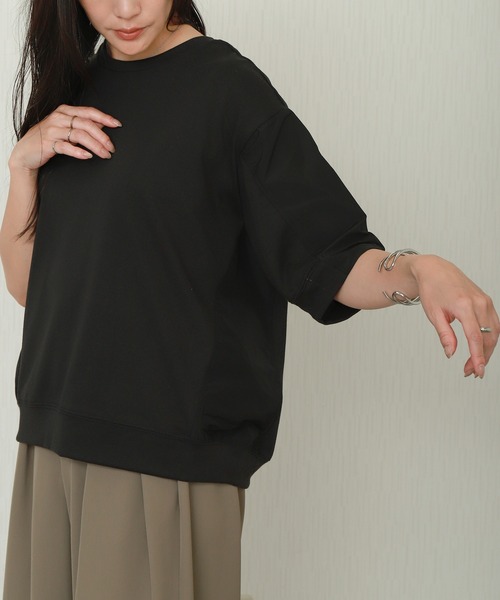 libelle more(リベル モア)の「切替デザインオーバーサイズTシャツ(Tシャツ/カットソー・レディース・グレイッシュベージュ/グリーン/オフホワイト/ブラック・L/M)」の2枚目の写真