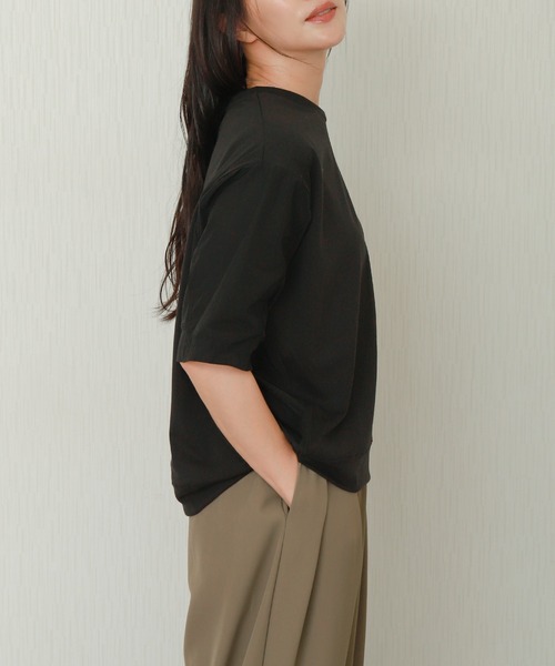 libelle more(リベル モア)の「切替デザインオーバーサイズTシャツ(Tシャツ/カットソー・レディース・グレイッシュベージュ/グリーン/オフホワイト/ブラック・L/M)」の17枚目の写真