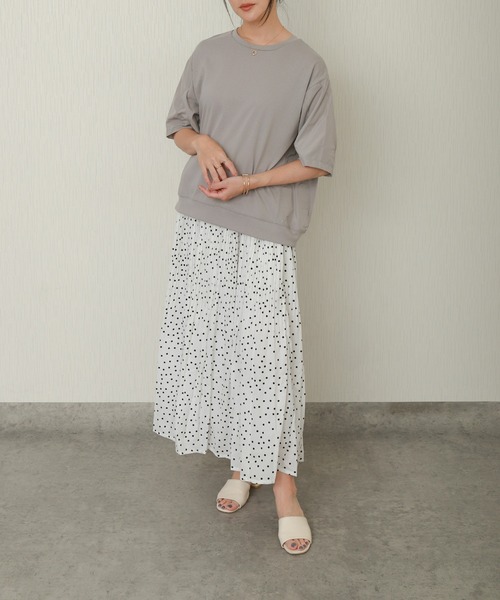 libelle more(リベル モア)の「切替デザインオーバーサイズTシャツ(Tシャツ/カットソー・レディース・グレイッシュベージュ/グリーン/オフホワイト/ブラック・L/M)」の18枚目の写真