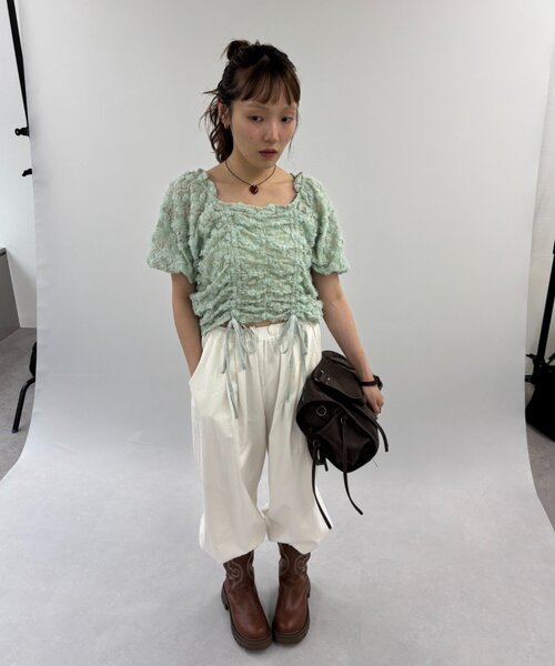 w closet(ダブルクローゼット)の「フラワーレースドロストブラウス 夏服(シャツ/ブラウス・レディース・グリーン/オフホワイト/ブラック・FREE)」の10枚目の写真