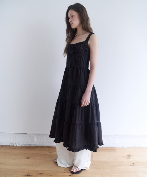 ROLAROLA(ロラロラ)の「PEASANT SHIRRING LONG ONE PIECE BLACK(ワンピース・レディース・ブラック・MEDIUM/SMALL)」の2枚目の写真