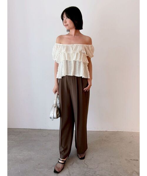 LAGUNAMOON（ラグナムーン）の「バイカラータックワイドパンツ 【夏服】【オフィスカジュアル】（その他パンツ・レディース・ブラウン/アイボリー・MEDIUM/SMALL）」の6枚目の写真