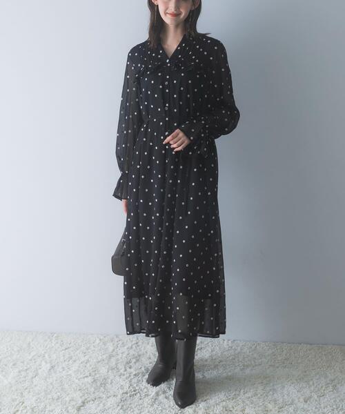 URBAN RESEARCH ROSSO WOMEN(アーバンリサーチ ロッソ)の「『WEB限定』フラワー刺繍ピンタックフリルワンピース(ワンピース・レディース・ブラック・FREE)」の3枚目の写真