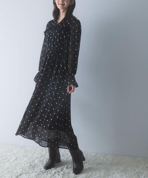 URBAN RESEARCH ROSSO WOMEN(アーバンリサーチ ロッソ)の「『WEB限定』フラワー刺繍ピンタックフリルワンピース(ワンピース・レディース・ブラック・FREE)」の5枚目の写真