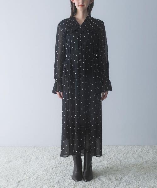 URBAN RESEARCH ROSSO WOMEN(アーバンリサーチ ロッソ)の「『WEB限定』フラワー刺繍ピンタックフリルワンピース(ワンピース・レディース・ブラック・FREE)」の6枚目の写真
