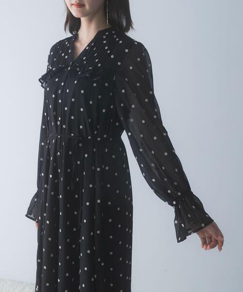 URBAN RESEARCH ROSSO WOMEN(アーバンリサーチ ロッソ)の「『WEB限定』フラワー刺繍ピンタックフリルワンピース(ワンピース・レディース・ブラック・FREE)」の9枚目の写真