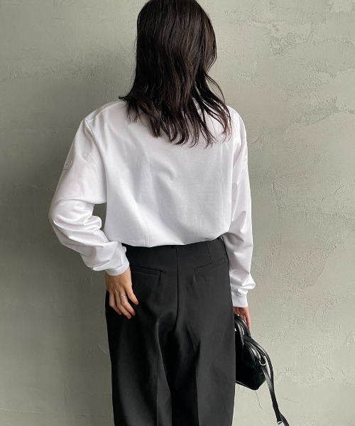 TATRAS（タトラス）の「【WEB先行予約】[TATRAS/タトラス] OSMO ワンポイントロゴ ロングスリーブTシャツ（Tシャツ/カットソー・レディース・ホワイト/ブラック・1/2/3）」の11枚目の写真