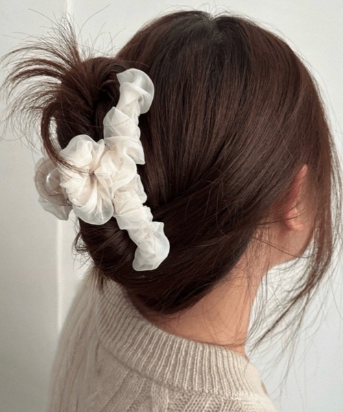 E&C closet…(イーアンドシークローゼット)の「シフォンバンスクリップ(バレッタ/ヘアクリップ・レディース・ベージュ/ブラック/ホワイト・FREE)」の7枚目の写真