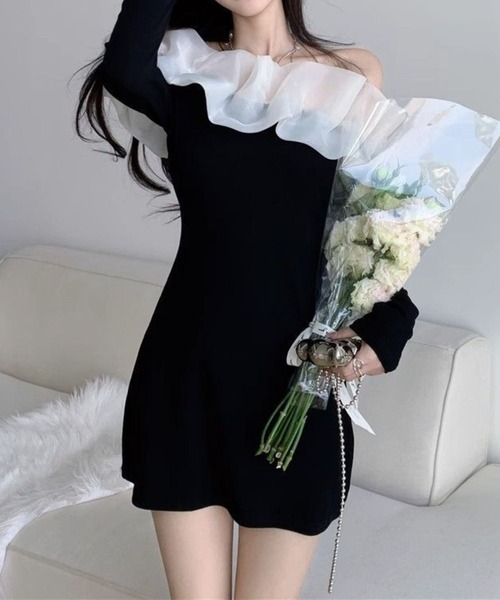 Jasmine Grandiflorum（ジャスミングランディフローラム）の「【Jasmine】配色フリルオフショルミニワンピース（ドレス・レディース・ブラック・FREE）」の7枚目の写真