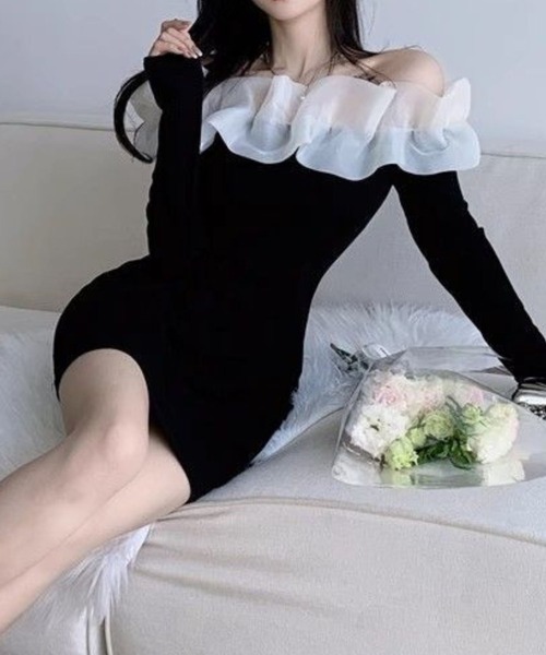 Jasmine Grandiflorum（ジャスミングランディフローラム）の「【Jasmine】配色フリルオフショルミニワンピース（ドレス・レディース・ブラック・FREE）」の2枚目の写真