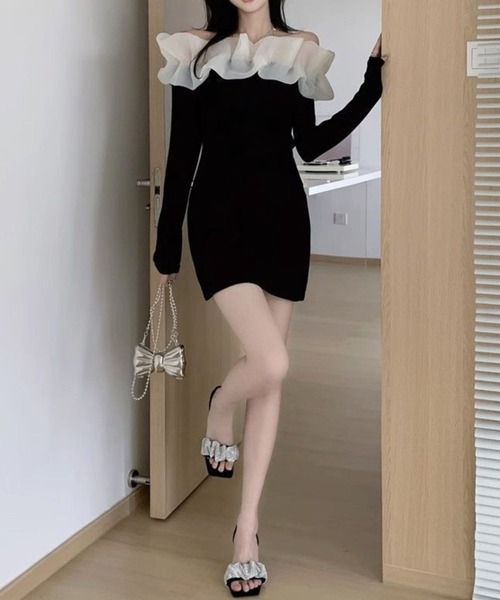 Jasmine Grandiflorum（ジャスミングランディフローラム）の「【Jasmine】配色フリルオフショルミニワンピース（ドレス・レディース・ブラック・FREE）」の5枚目の写真