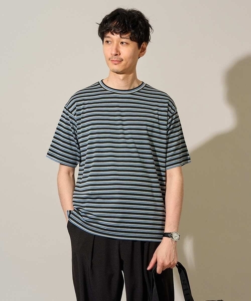 a.v.v(アーヴェヴェ)の「【接触冷感/イージーケア/洗濯機で洗える/毛玉になりにくい】ワンサイズマルチボーダーカットソー(Tシャツ/カットソー・メンズ・ネイビー/モカ・53)」の1枚目の写真