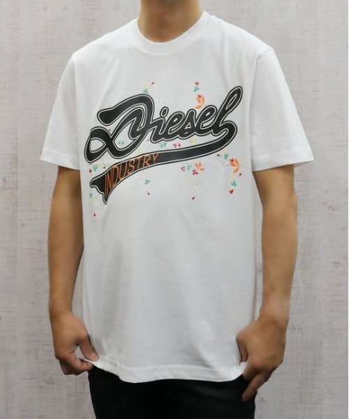 DIESEL（ディーゼル）の「メンズ Tシャツ T-JUST-FIORI（Tシャツ/カットソー・メンズ・ホワイト/ネイビー/ブラック・X-LARGE/SMALL/LARGE/MEDIUM）」の12枚目の写真