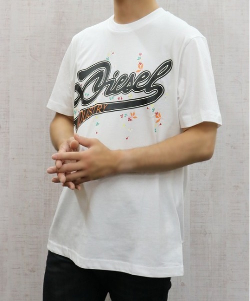DIESEL（ディーゼル）の「メンズ Tシャツ T-JUST-FIORI（Tシャツ/カットソー・メンズ・ホワイト/ネイビー/ブラック・X-LARGE/SMALL/LARGE/MEDIUM）」の13枚目の写真