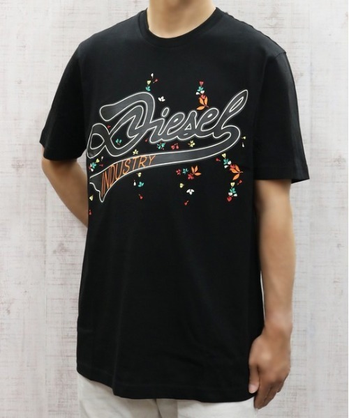 DIESEL（ディーゼル）の「メンズ Tシャツ T-JUST-FIORI（Tシャツ/カットソー・メンズ・ホワイト/ネイビー/ブラック・X-LARGE/SMALL/LARGE/MEDIUM）」の17枚目の写真