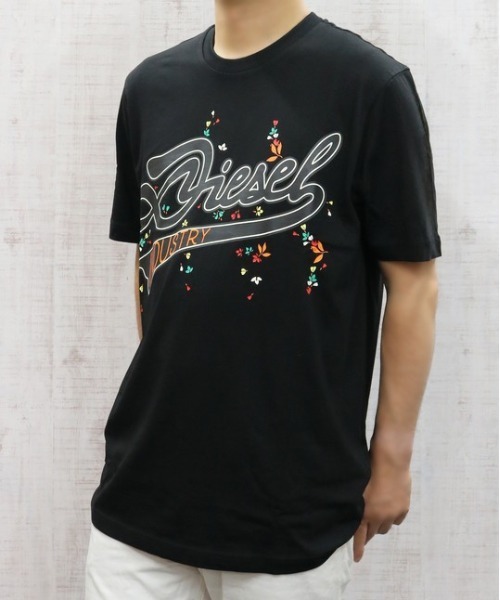 DIESEL（ディーゼル）の「メンズ Tシャツ T-JUST-FIORI（Tシャツ/カットソー・メンズ・ホワイト/ネイビー/ブラック・X-LARGE/SMALL/LARGE/MEDIUM）」の18枚目の写真